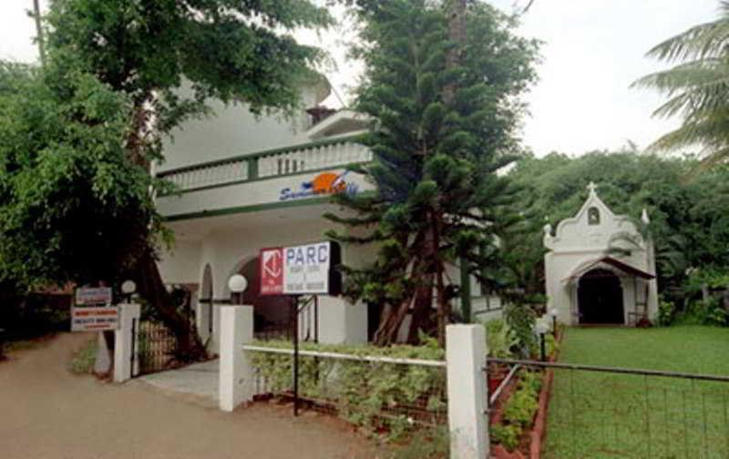 Summerville Beach Resort Candolim Exterior foto