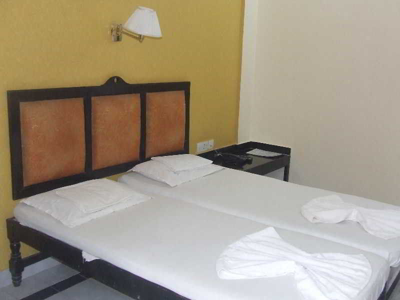 Summerville Beach Resort Candolim Exterior foto